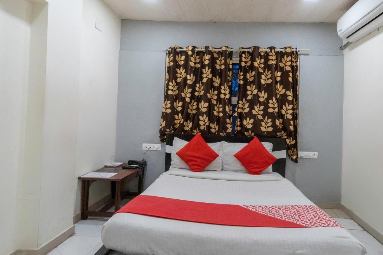 Oyo 13535 Aakash Ahmedabad Exterior foto