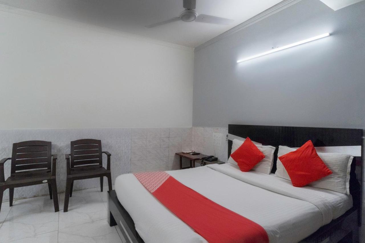 Oyo 13535 Aakash Ahmedabad Exterior foto
