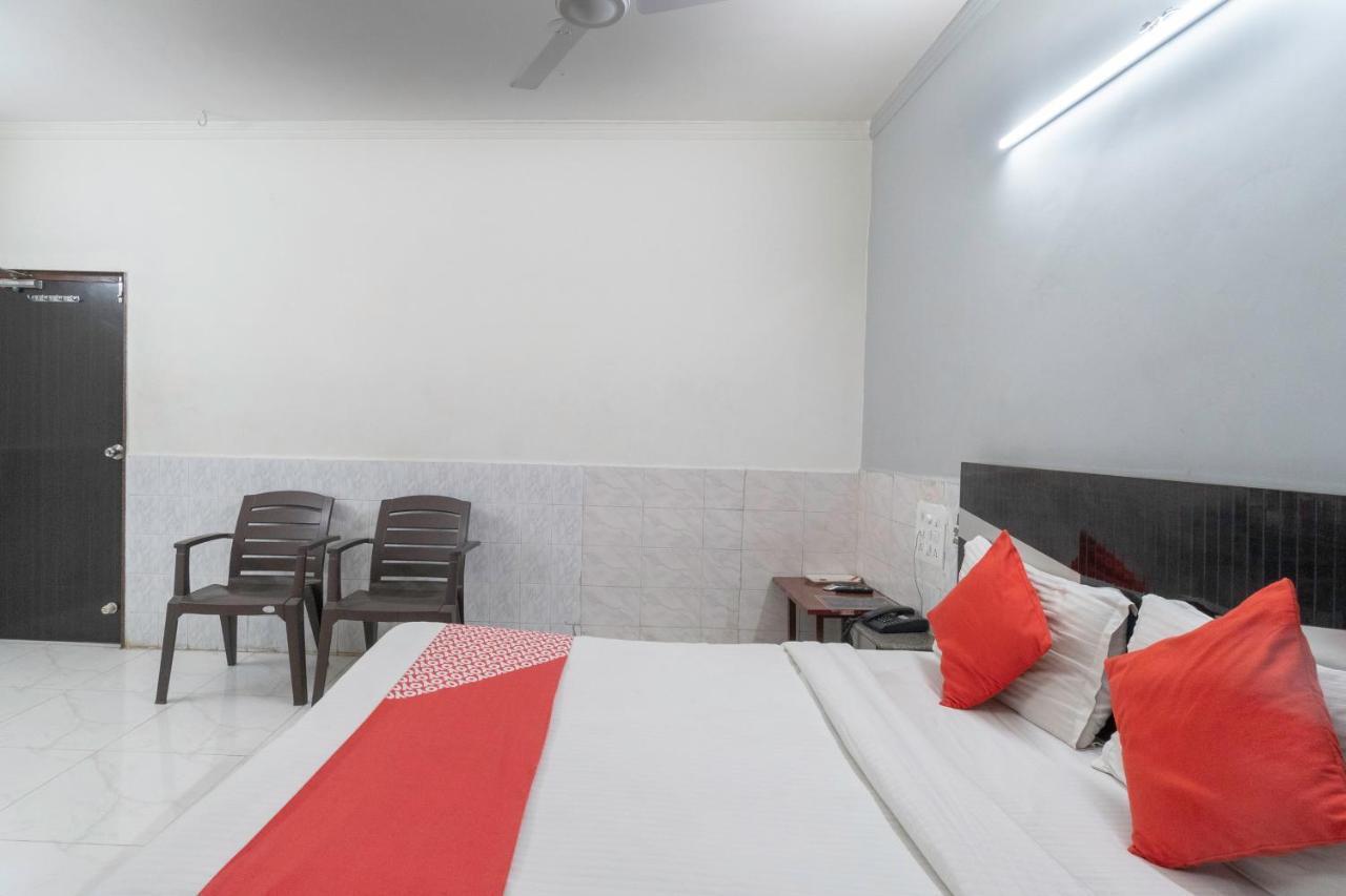 Oyo 13535 Aakash Ahmedabad Exterior foto