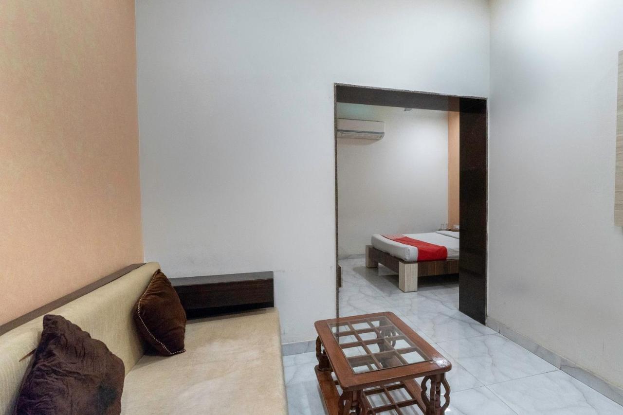 Oyo 13535 Aakash Ahmedabad Exterior foto